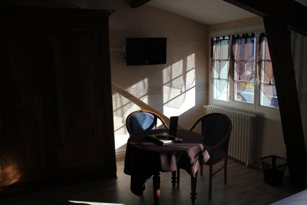 Logis Hotel Les Cimes Argelès-Gazost Eksteriør bilde
